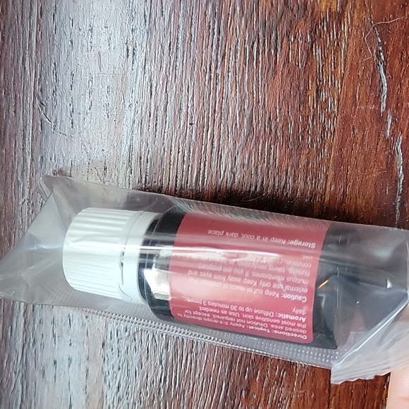 Essential oil-Tea Tree - Picture 2 of 2